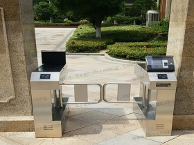 張家港伊頓花園別墅人行通道閘（護外人臉識別加擺閘)